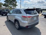 Used 2014 Toyota Highlander LE image 4