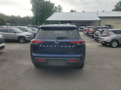 Used 2023 Nissan Pathfinder SV AWD/4WD image 9