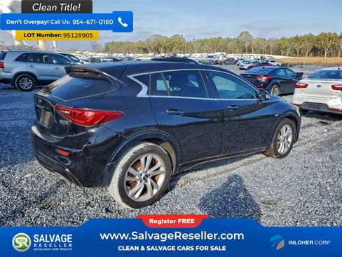Used 2017 INFINITI QX30 image 4