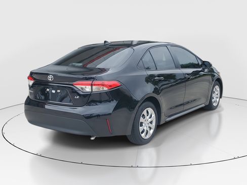 Certified 2024 Toyota Corolla LE image 3