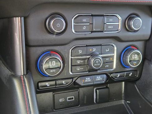 Used 2023 Chevrolet Suburban RST image 30