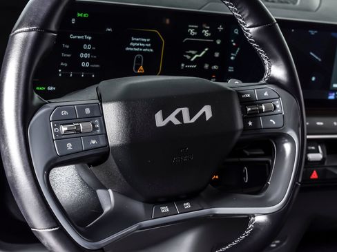 Used 2024 Kia EV9 Land AWD/4WD image 17