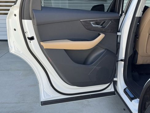 Used 2025 Audi Q7 3.0T Premium w/ Convenience Package image 22