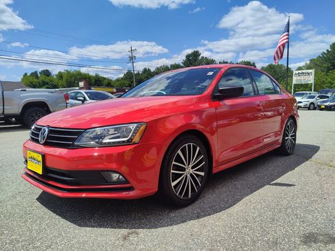 Used 2016 Volkswagen Jetta Sport w/ Lighting Package image 4