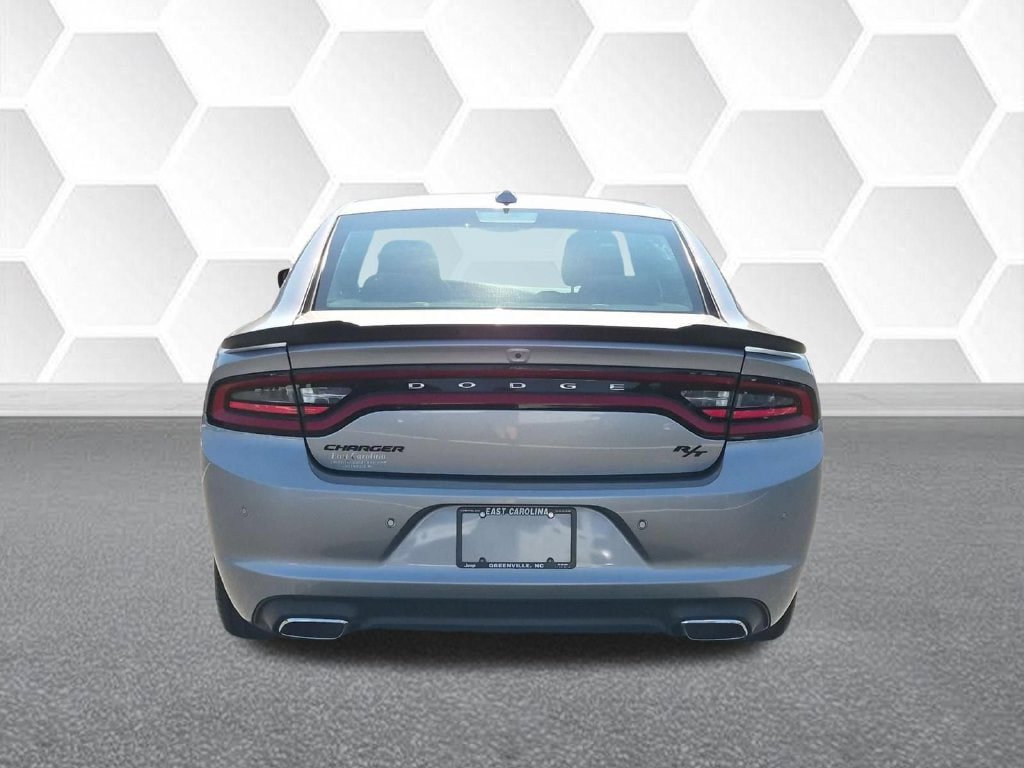 Used 2017 Dodge Charger R/T w/ Driver Confidence Group RWD image 4
