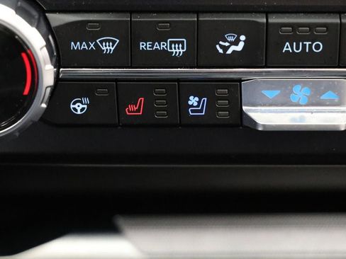 Used 2025 Ford F250 Platinum w/ Platinum Plus Package image 35