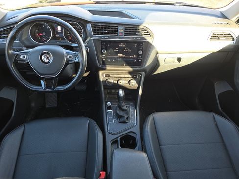 Used 2018 Volkswagen Tiguan S image 9