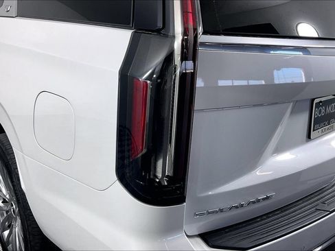 Certified 2023 Cadillac Escalade Premium Luxury AWD/4WD image 21