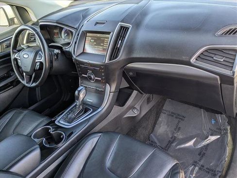 Used 2015 Ford Edge Titanium image 18