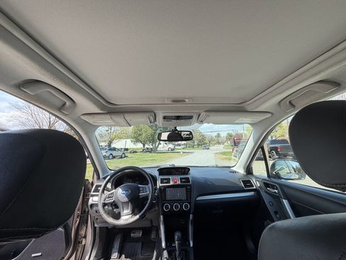 Used 2016 Subaru Forester 2.5i Touring w/ Popular Package #2 AWD/4WD image 12
