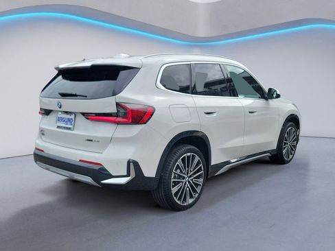 Used 2025 BMW X1 xDrive28i w/ Premium Package image 4