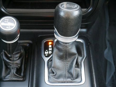 Used 2018 Jeep Wrangler Unlimited Sport image 21