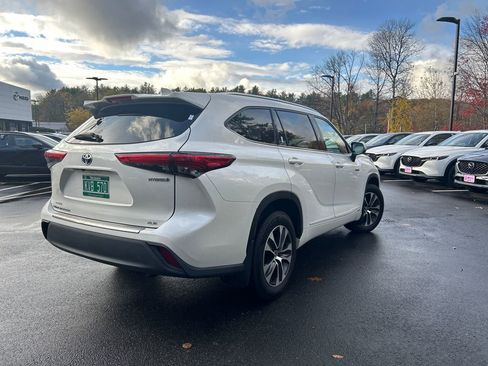 Used 2020 Toyota Highlander XLE image 7