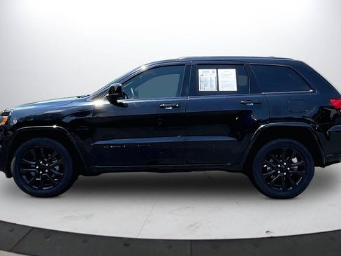 Certified 2018 Jeep Grand Cherokee Altitude AWD/4WD image 5
