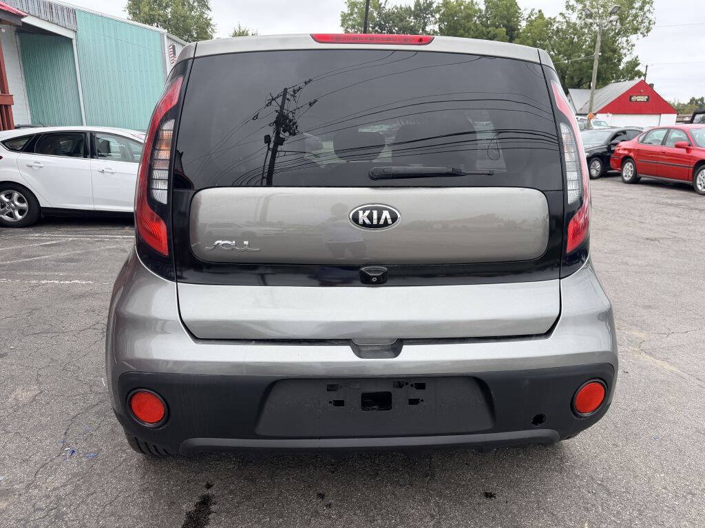 Used 2017 Kia Soul w/ Convenience Package FWD image 4