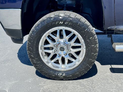 Used 2012 GMC Sierra 2500 SLE w/ SLE Preferred Package AWD/4WD image 8