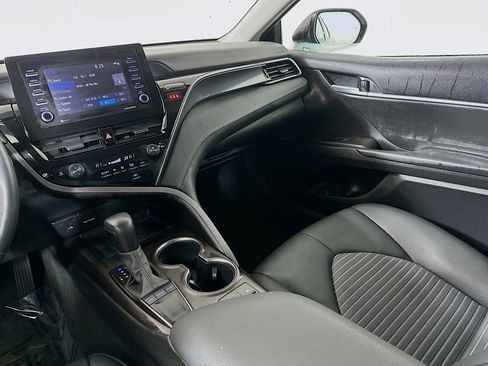 Used 2023 Toyota Camry SE w/ Cold Weather Package image 22