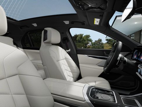 New 2026 BMW 760i xDrive AWD/4WD image 9