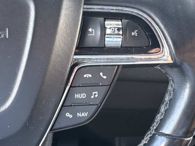 Used 2020 Lincoln Navigator L Reserve w/ Luxury Package RWD image 29