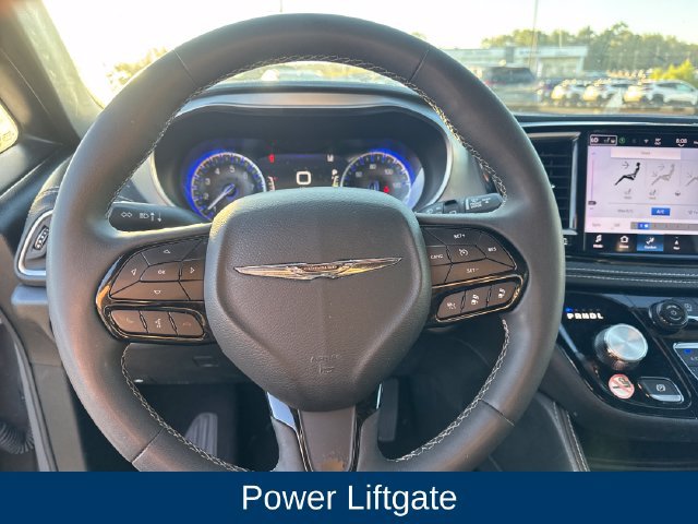 Used 2025 Chrysler Pacifica Limited FWD image 26