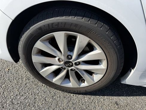 Used 2016 Kia Optima LX image 14