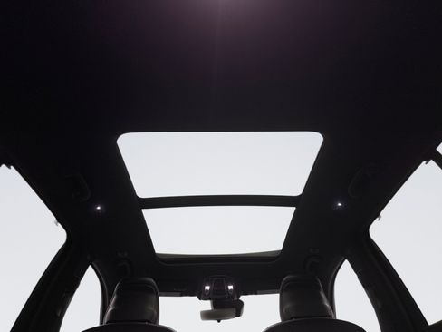 Used 2022 Jeep Grand Cherokee Overland w/ Luxury Tech Group IV image 20