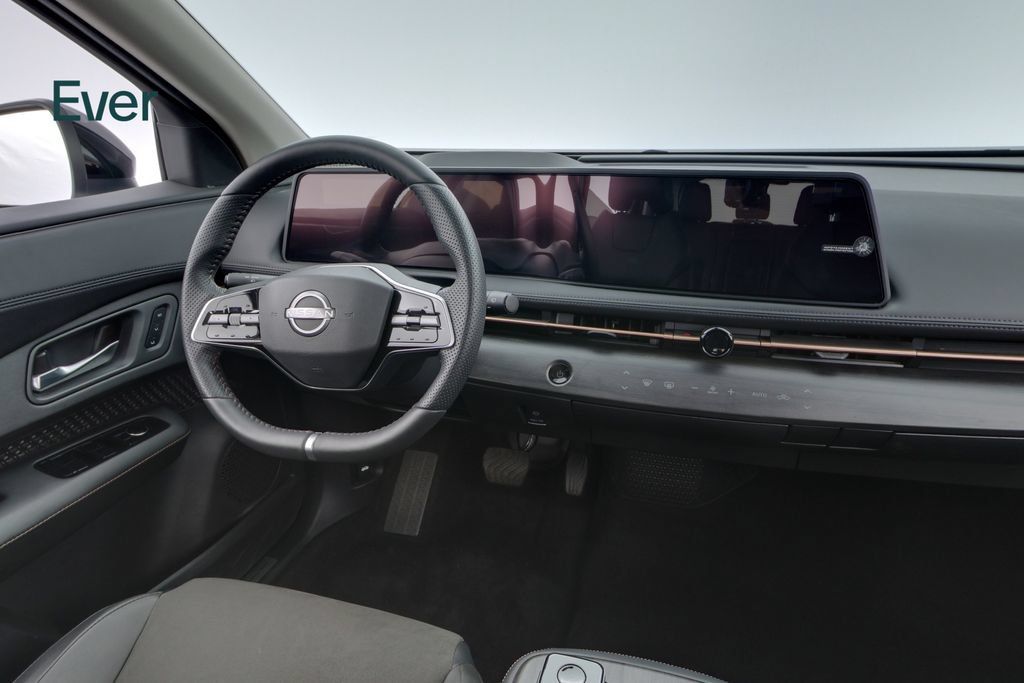 Used 2025 Nissan Ariya AWD image 23