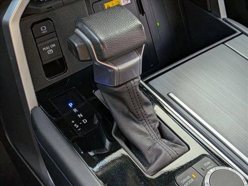 Used 2022 Toyota Tundra Platinum image 11