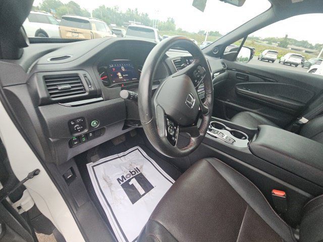 Used 2024 Honda Passport Black Edition image 14