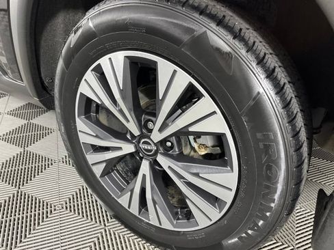 Used 2023 Nissan Rogue SV FWD image 14