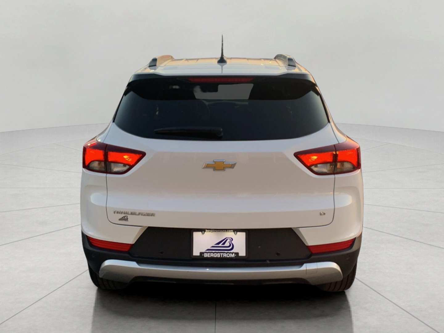 Used 2022 Chevrolet TrailBlazer LT w/ Driver Confidence Package FWD image 6