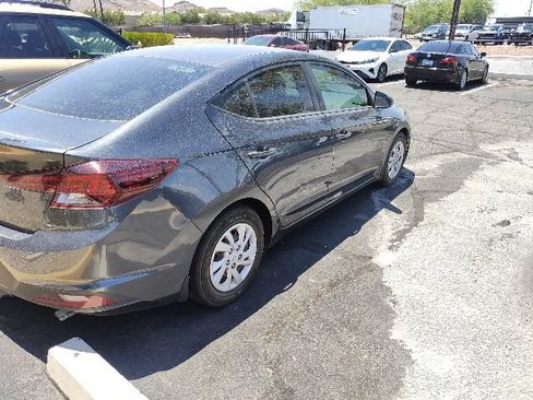 Used 2020 Hyundai Elantra SE FWD image 7