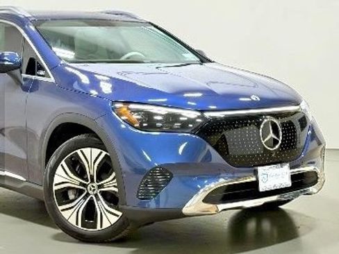 Used 2023 Mercedes-Benz EQE 350+ 4MATIC SUV w/ Exclusive Trim Package image 5