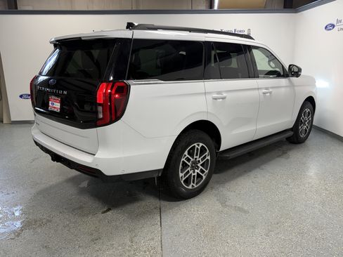 Used 2025 Ford Expedition Active image 37