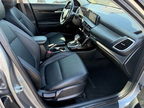 Used 2024 Kia Seltos EX image 33