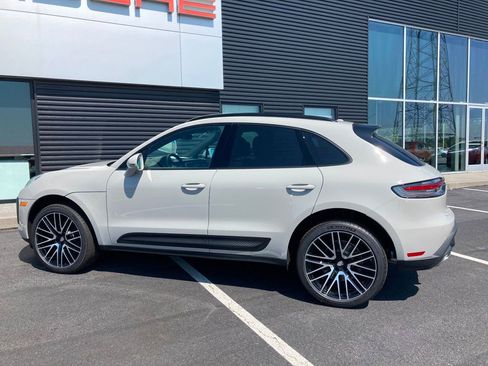 Used 2025 Porsche Macan image 10