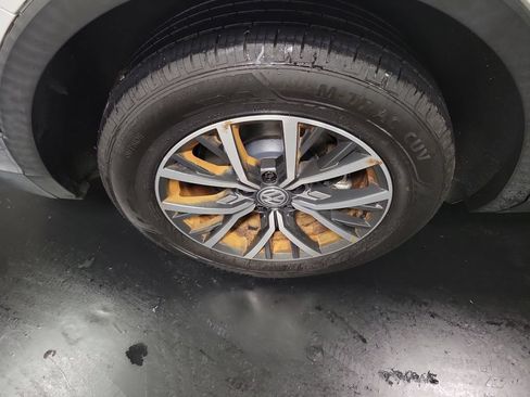 Used 2019 Volkswagen Tiguan SE w/ Panoramic Sunroof Package FWD image 12