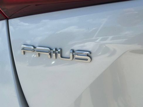 Used 2022 Toyota Prius Limited w/ Premium Convenience Package FWD image 13