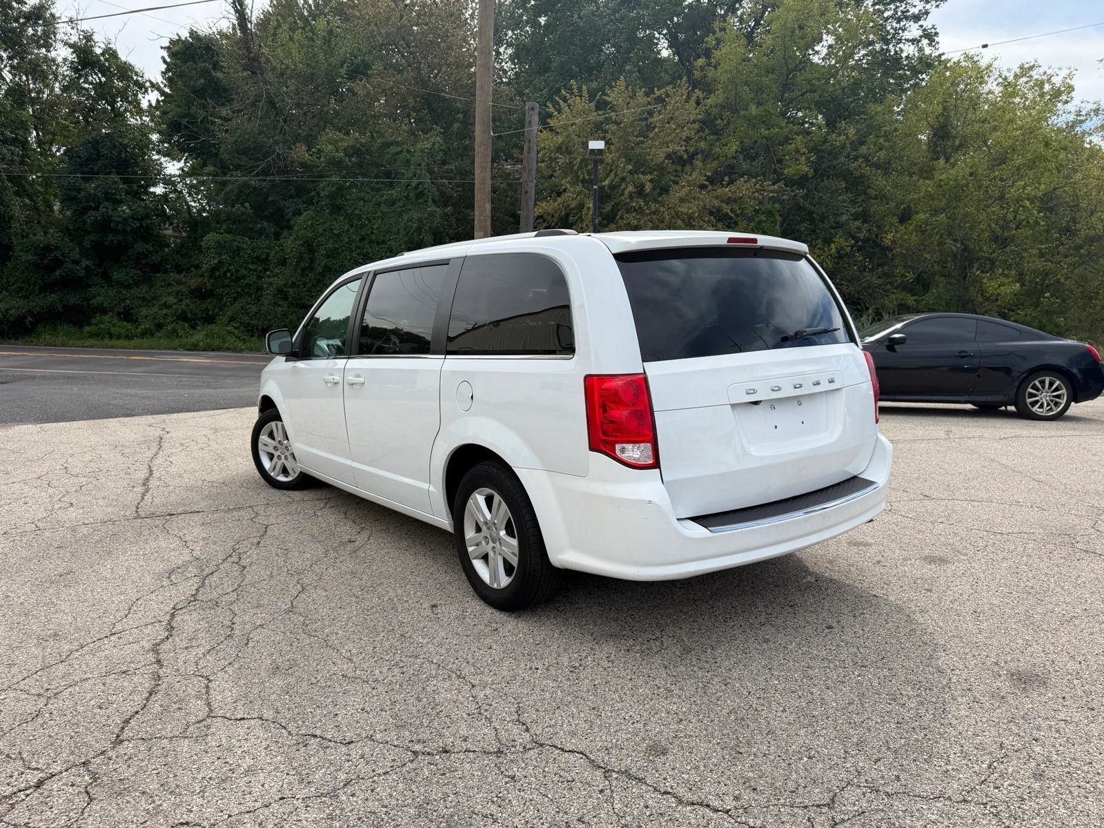 Used 2019 Dodge Grand Caravan Crew FWD image 7
