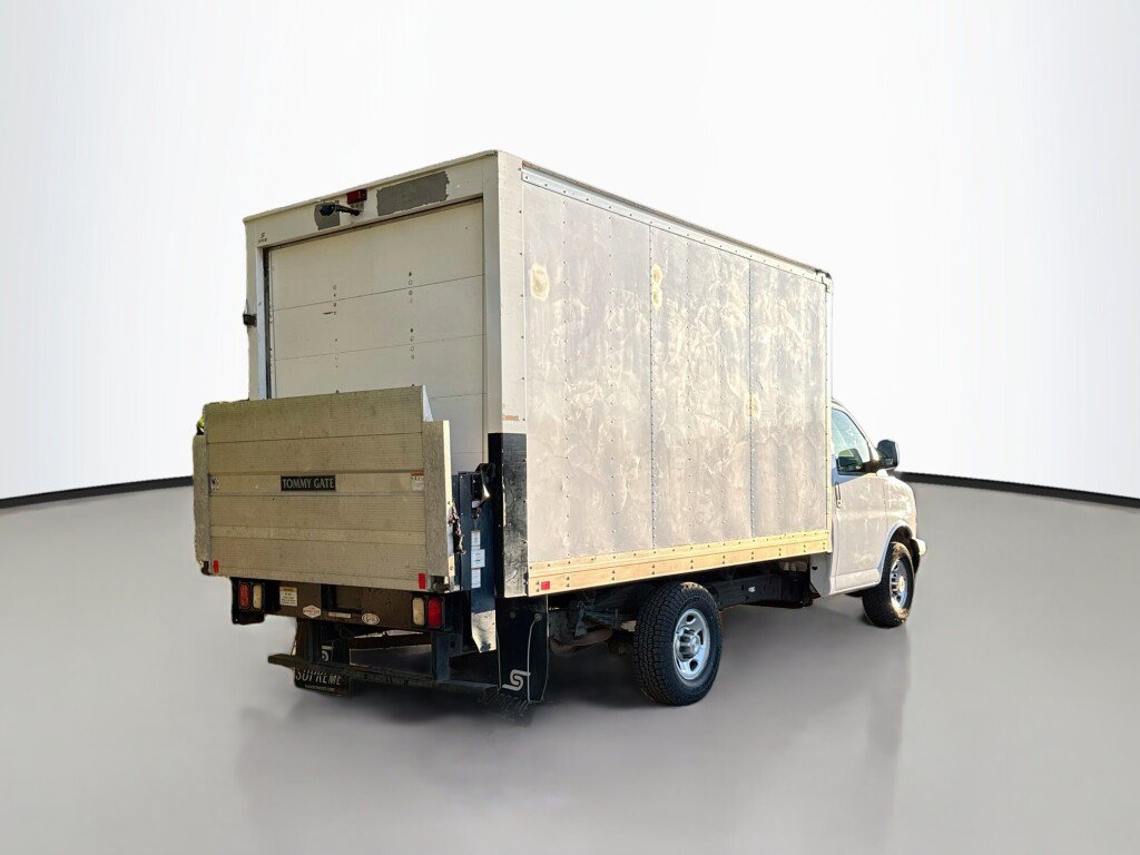 Used 2021 Chevrolet Express 3500 RWD image 6