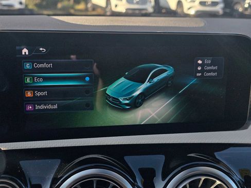 Used 2025 Mercedes-Benz CLA 250 4MATIC image 33