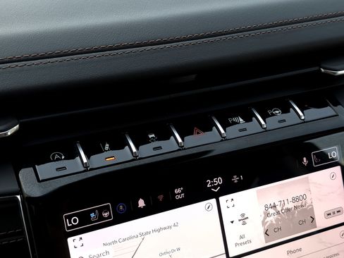 Used 2021 Jeep Grand Cherokee L Summit w/ Luxury Tech Group V image 26