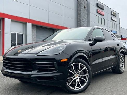 Used 2023 Porsche Cayenne Platinum Edition image 10