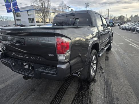 Used 2018 Toyota Tacoma Limited image 8