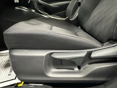 Used 2025 Toyota Corolla LE image 12