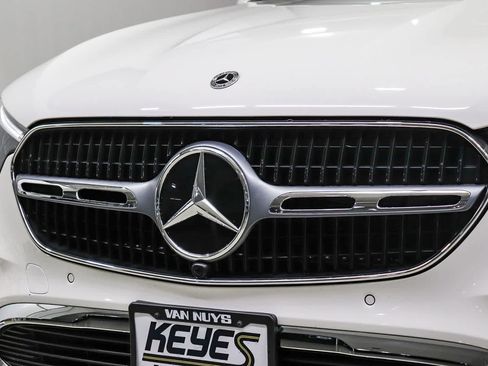 Certified 2026 Mercedes-Benz GLC 300 image 8