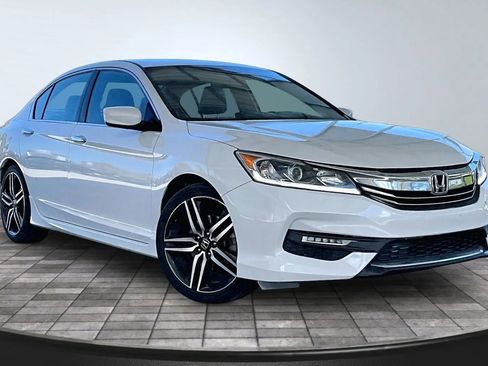 Used 2017 Honda Accord Sport image 3