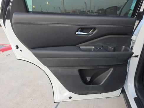 New 2026 Nissan Pathfinder Platinum FWD image 44