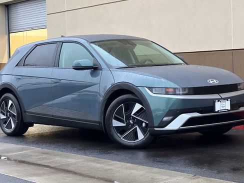 New 2026 Hyundai Ioniq 5 SE image 2