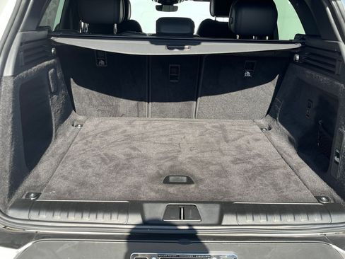 Used 2025 Land Rover Range Rover Sport SE image 35